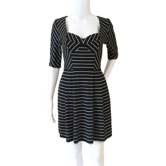 Bebe striped black Fit&flare mini dress size Xs - Picture 1 of 5